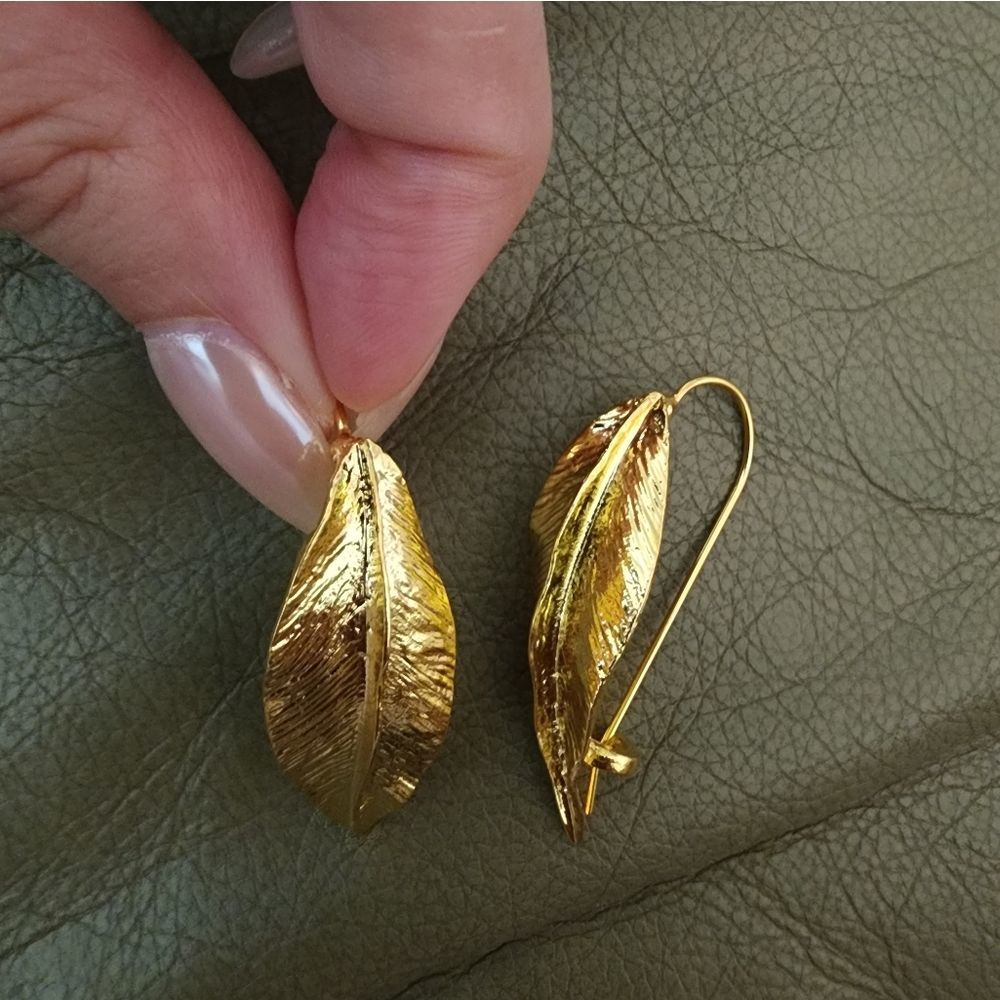 Nwot Zara metal gold leaf earrings - Picture 2 of 3